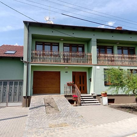 Апартаменти U Hradeb Мікулов Екстер'єр фото